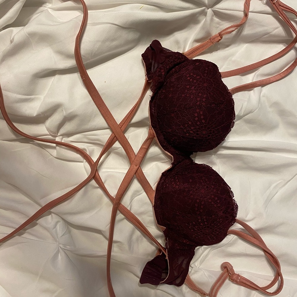Victoria’s Secret bra 32B